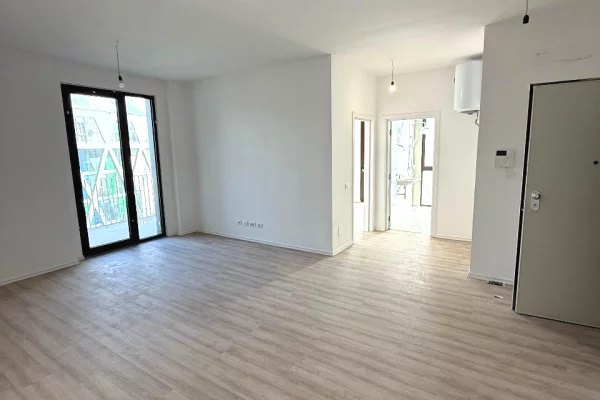Business Property for Rent 3+1 in Tirana - 1,000 Euro
