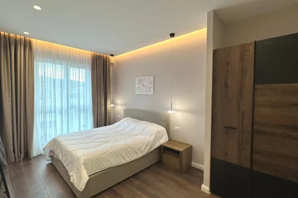 Shtepi me qera Apartament ne Tirane, 2+1, Mobilimi E mobiluar, Pagesa 1,100  Euro.