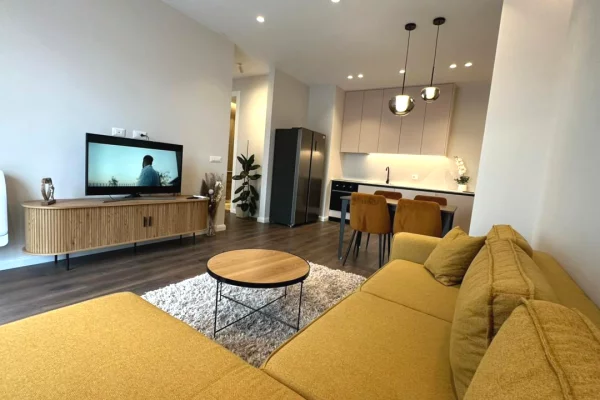 Shtepi me qera Apartament ne Tirane, 2+1, Mobilimi E mobiluar, Pagesa 1,100  Euro.