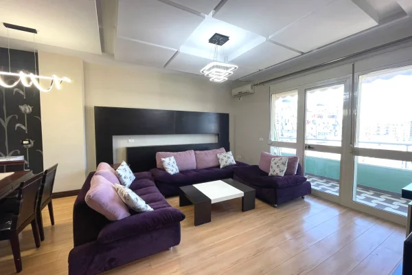 Shtepi ne shitje Apartament ne Tirane, 2+1, Mobilimi E mobiluar, Pagesa 157,000  Euro.