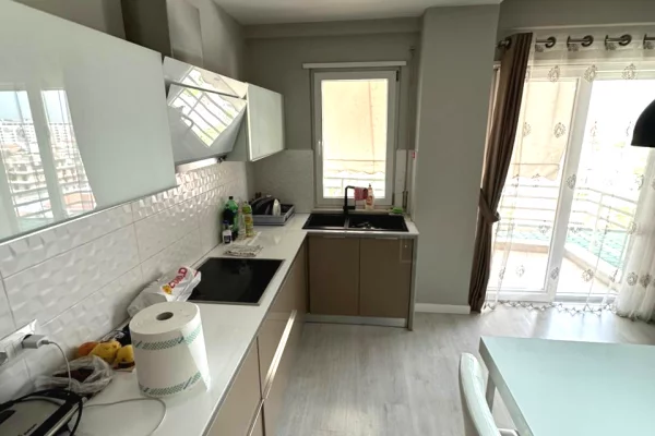 Shtepi ne shitje Apartament ne Tirane, 2+1, Mobilimi E mobiluar, Pagesa 150,000  Euro.