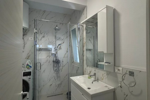 Shtepi me qera Apartament ne Tirane, 2+1, Mobilimi E mobiluar, Pagesa 700  Euro.