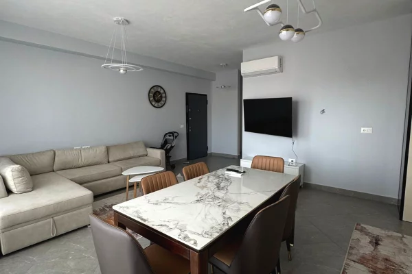 Shtepi me qera Apartament ne Tirane, 2+1, Mobilimi E mobiluar, Pagesa 700  Euro.