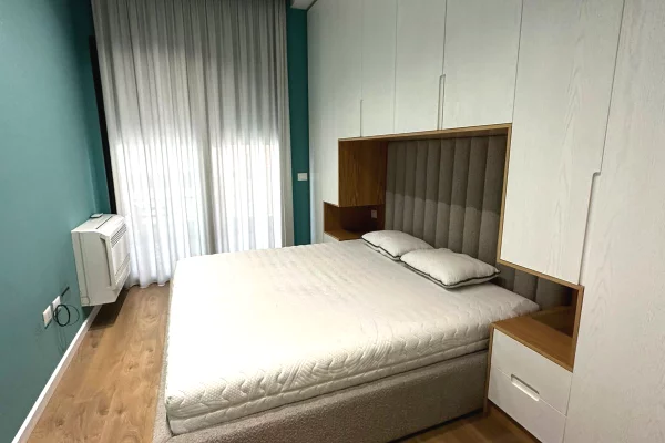 Shtepi me qera Apartament ne Tirane, 1+1, Mobilimi E mobiluar, Pagesa 900  Euro.