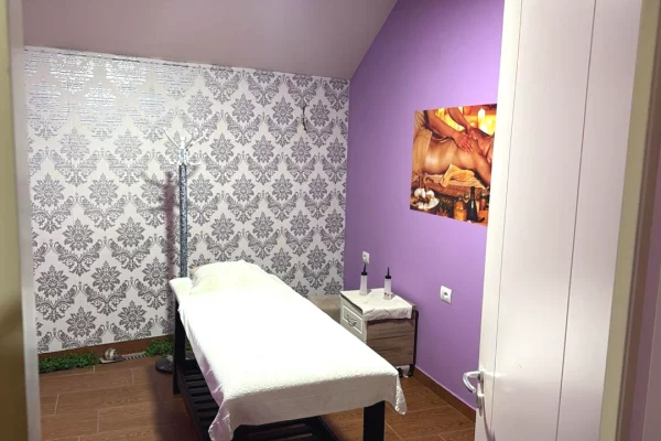 🏢 Zyre me qira – Ambient zyre ne qender