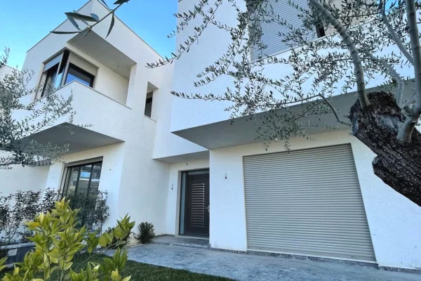 🏡 SHITET VILË NË SELITË – PRANË KODRËS SË DIELLIT ⚜️