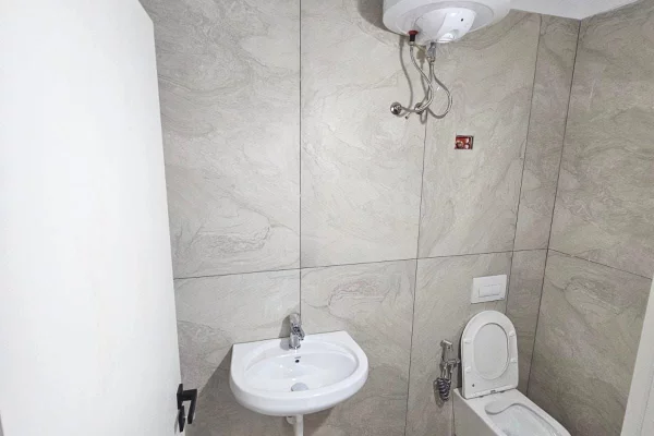 🏢 Ambient Biznesi me Qira – Don Bosko  