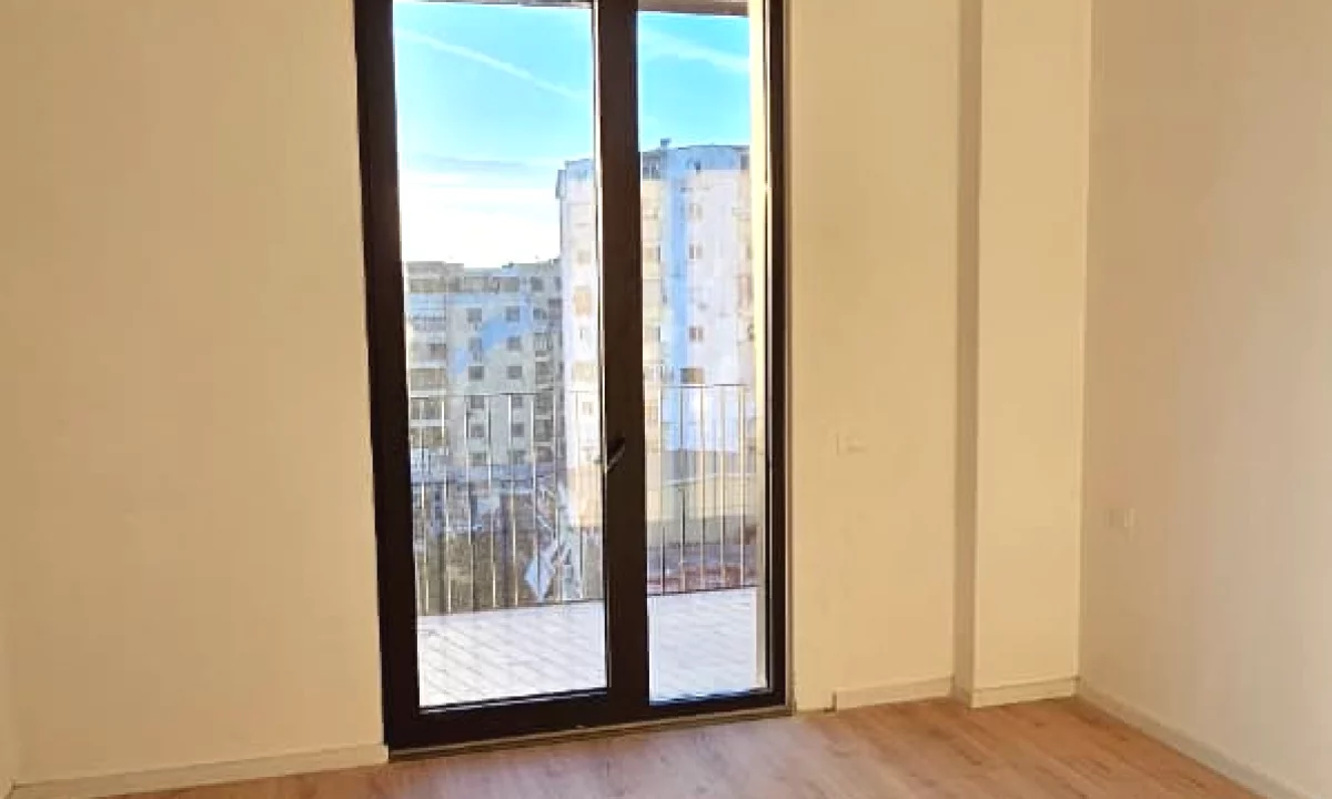 Shtepi ne shitje Apartament ne Tirane, 2+1, Mobilimi Bosh, pa mobiluar, Pagesa 397,000  Euro.