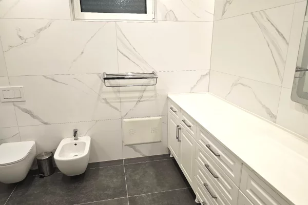 Shtepi me qera Vila Luksoze ne Tirane, 5+1, Mobilimi Pjeserisht e mobiluar, Pagesa 5,000  Euro.