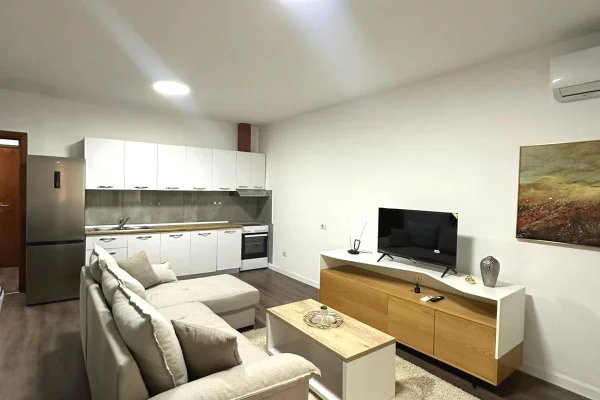 🏡 JEPET ME QIRA APARTAMENT 3+1 – KOMUNA E PARISIT  