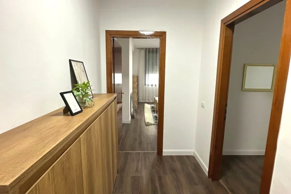 Shtepi me qera Apartament ne Tirane, 3+1, Mobilimi E mobiluar, Pagesa 900  Euro.