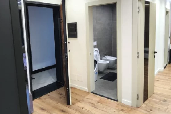 Shtepi me qera Apartament ne Tirane, 2+1, Mobilimi E mobiluar, Pagesa 1,300  Euro.