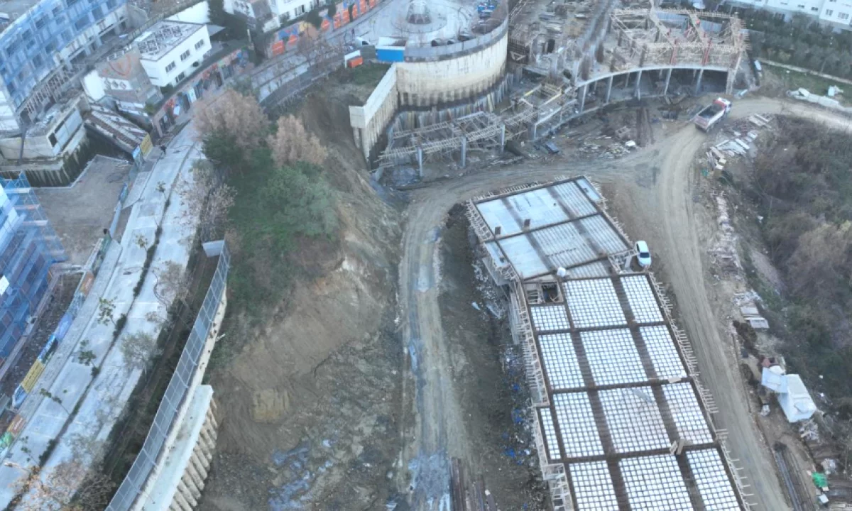 Shtepi ne shitje Apartament ne Tirane, 1+1, Mobilimi Bosh, pa mobiluar, Pagesa 89,600  Euro.