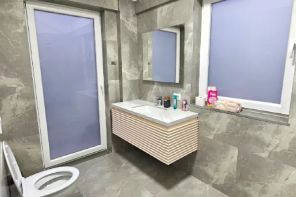 Shtepi me qera Vila Luksoze ne Tirane, 3+1, Mobilimi E mobiluar, Pagesa 2,500  Euro.