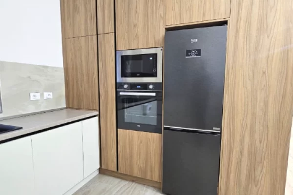 Shtepi me qera Vila Luksoze ne Tirane, 3+1, Mobilimi E mobiluar, Pagesa 2,500  Euro.