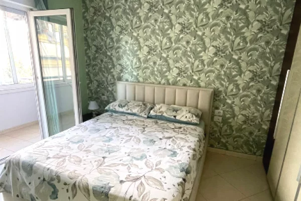 Shtepi me qera Apartament ne Tirane, 2+1, Mobilimi E mobiluar, Pagesa 1,000  Euro.