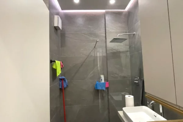 Shtepi me qera Apartament ne Tirane, 2+1, Mobilimi Bosh, pa mobiluar, Pagesa 850  Euro.