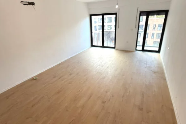 Shtepi ne shitje Apartament ne Tirane, 1+1, Mobilimi Bosh, pa mobiluar, Pagesa 147,366  Euro.