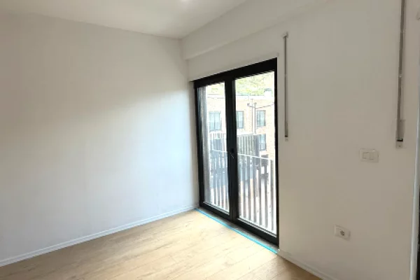Shtepi ne shitje Apartament ne Tirane, 1+1, Mobilimi Bosh, pa mobiluar, Pagesa 147,366  Euro.
