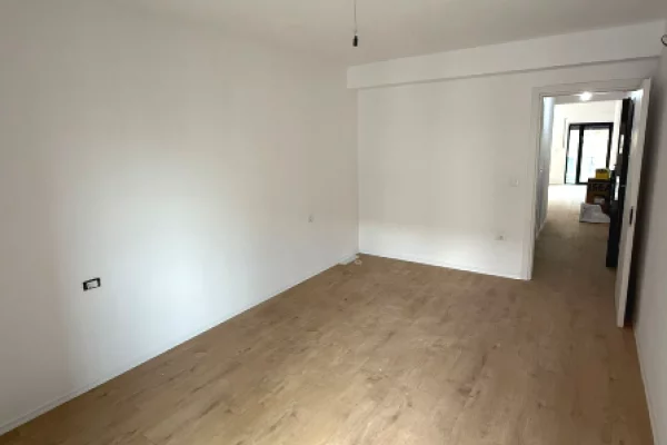 Shtepi ne shitje Apartament ne Tirane, 1+1, Mobilimi Bosh, pa mobiluar, Pagesa 147,366  Euro.