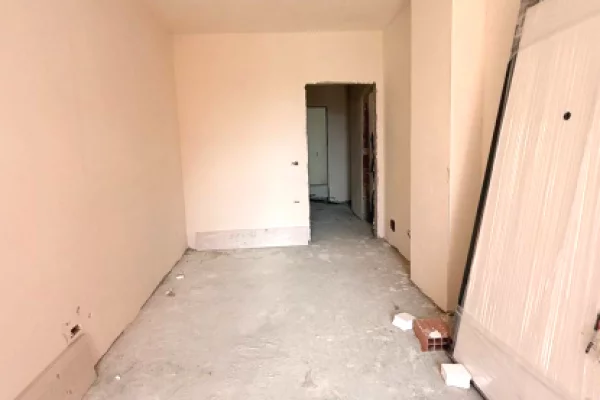 Shtepi ne shitje Apartament ne Tirane, 2+1, Mobilimi Bosh, pa mobiluar, Pagesa 241,500  Euro.