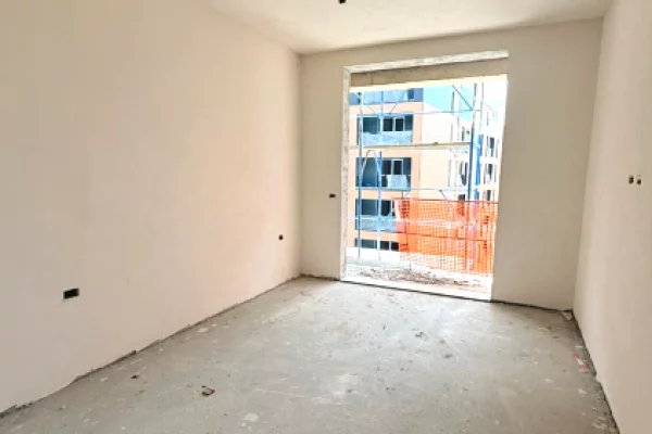 Shtepi ne shitje Apartament ne Tirane, 2+1, Mobilimi Bosh, pa mobiluar, Pagesa 241,500  Euro.