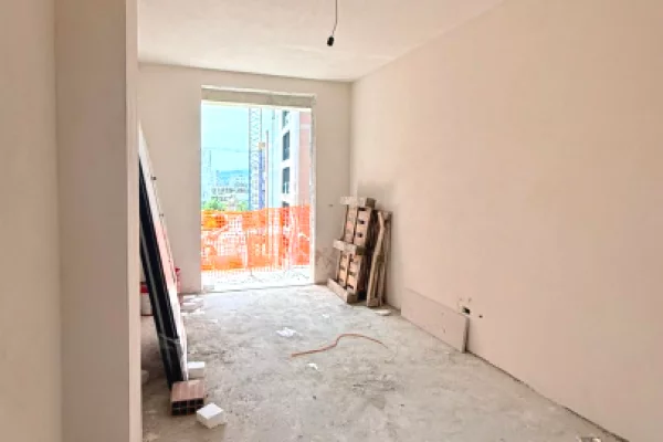 Shtepi ne shitje Apartament ne Tirane, 2+1, Mobilimi Bosh, pa mobiluar, Pagesa 241,500  Euro.