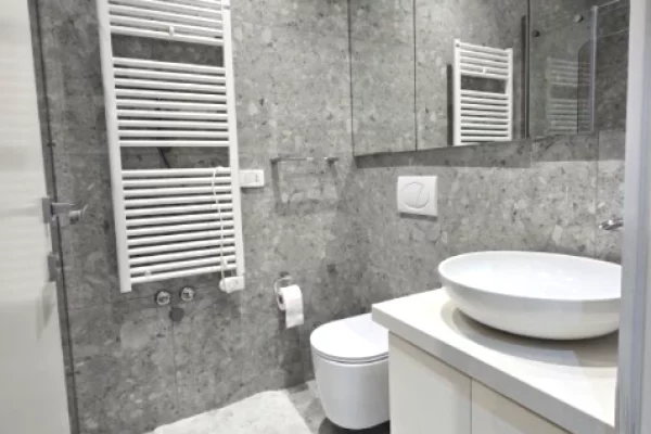 Shtepi ne shitje Apartament ne Tirane, 3+1, Mobilimi E mobiluar, Pagesa 450,000  Euro.