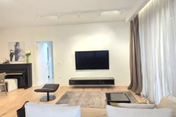 Shtepi ne shitje 3+1 ne Tirane - 450,000 Euro
