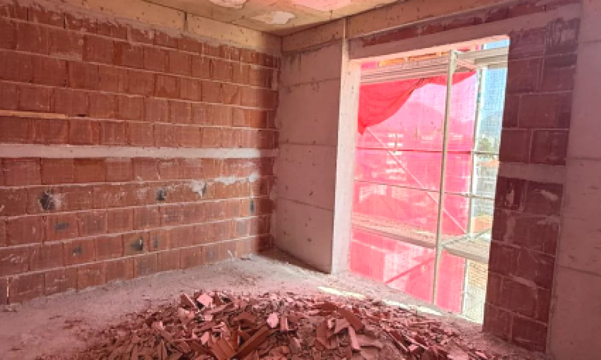 Shtepi ne shitje Apartament ne Tirane, 3+1, Mobilimi Bosh, pa mobiluar, Pagesa 24,750,000  Leke.
