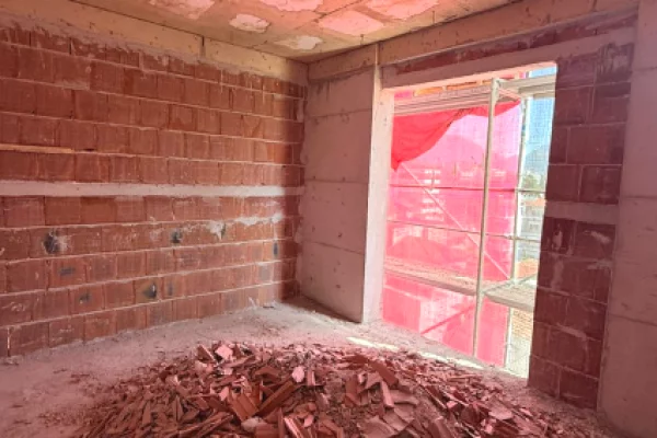 ✅ SHITET APARTAMENT 3+1 – Pranë Gjimnazit “Partizani”