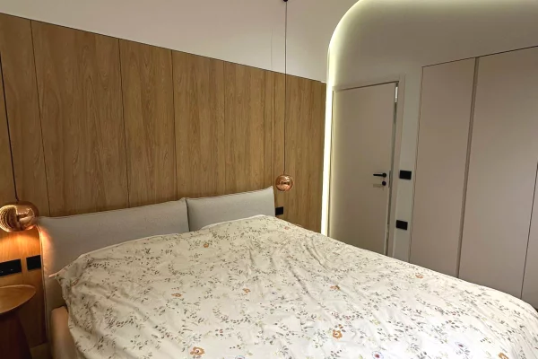 Shtepi me qera Apartament ne Tirane, 3+1, Mobilimi E mobiluar, Pagesa 1,800  Euro.