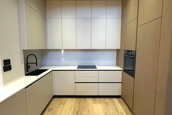 Shtepi me qera Apartament ne Tirane, 3+1, Mobilimi E mobiluar, Pagesa 1,800  Euro.