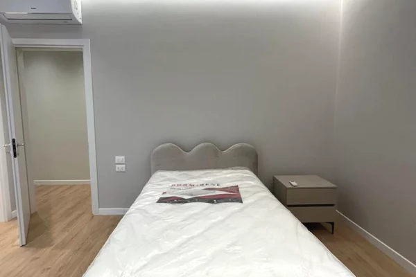 Shtepi me qera Vila Luksoze ne Tirane, 3+1, Mobilimi E mobiluar, Pagesa 4,500  Euro.