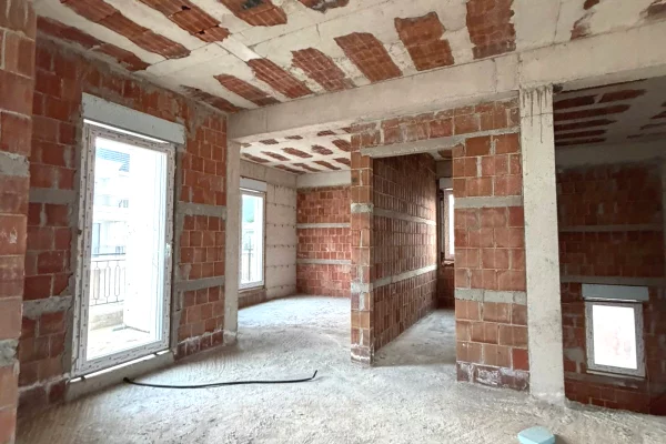 Shtepi ne shitje Vila Luksoze ne Tirane, 4+1, Mobilimi Bosh, pa mobiluar, Pagesa 1,650,000  Euro.
