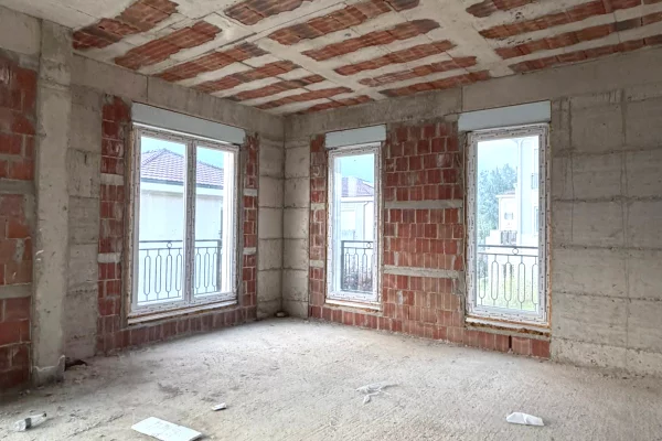 Shtepi ne shitje Vila Luksoze ne Tirane, 4+1, Mobilimi Bosh, pa mobiluar, Pagesa 1,650,000  Euro.