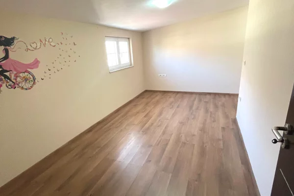 Shtepi ne shitje Vila Luksoze ne Tirane, 5+1, Mobilimi Pjeserisht e mobiluar, Pagesa 850,000  Euro.