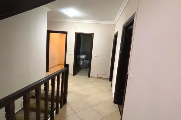 Shtepi ne shitje Vila Luksoze ne Tirane, 5+1, Mobilimi Pjeserisht e mobiluar, Pagesa 850,000  Euro.
