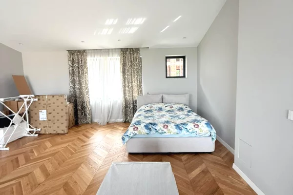 Shtepi ne shitje Vila Luksoze ne Tirane, 4+1, Mobilimi E mobiluar, Pagesa 1,900,000  Euro.