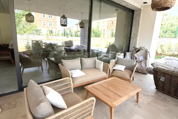 Shtepi ne shitje Vila Luksoze ne Tirane, 4+1, Mobilimi E mobiluar, Pagesa 1,900,000  Euro.