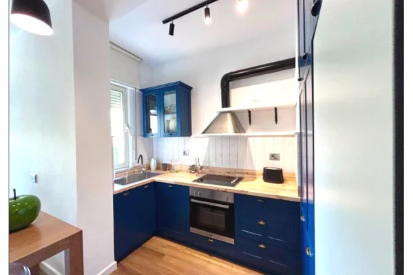 Shtepi me qera Apartament ne Tirane, 2+1, Mobilimi E mobiluar, Pagesa 999  Euro.