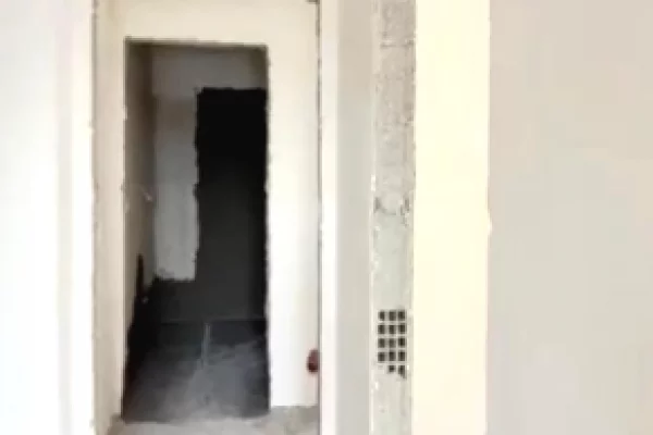 Shtepi ne shitje Apartament ne Tirane, 2+1, Mobilimi Bosh, pa mobiluar, Pagesa 143,350  Euro.