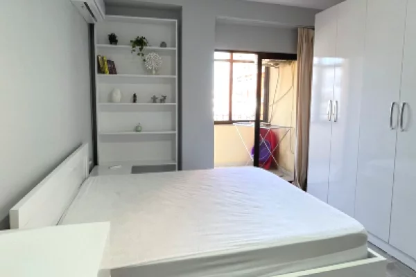 Shtepi me qera Apartament ne Tirane, 2+1, Mobilimi E mobiluar, Pagesa 85,000  Leke.