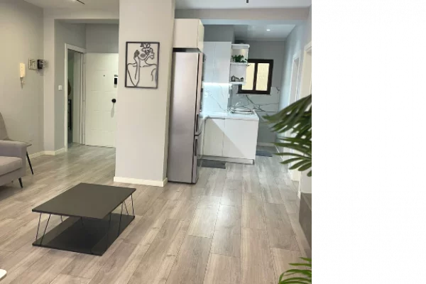 Shtepi me qera Apartament ne Tirane, 2+1, Mobilimi E mobiluar, Pagesa 85,000  Leke.