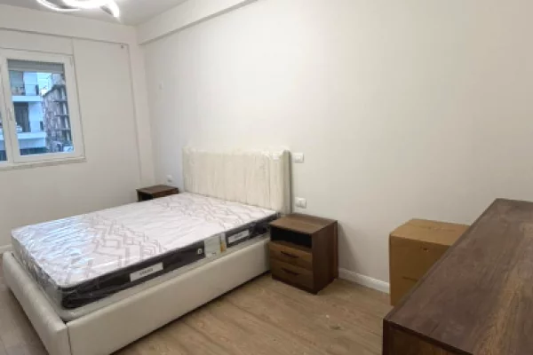 Shtepi me qera Apartament ne Tirane, 1+1, Mobilimi E mobiluar, Pagesa 800  Euro.