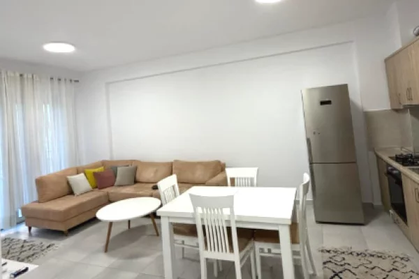 Shtepi me qera Apartament ne Tirane, 2+1, Mobilimi E mobiluar, Pagesa 60,000  Leke.
