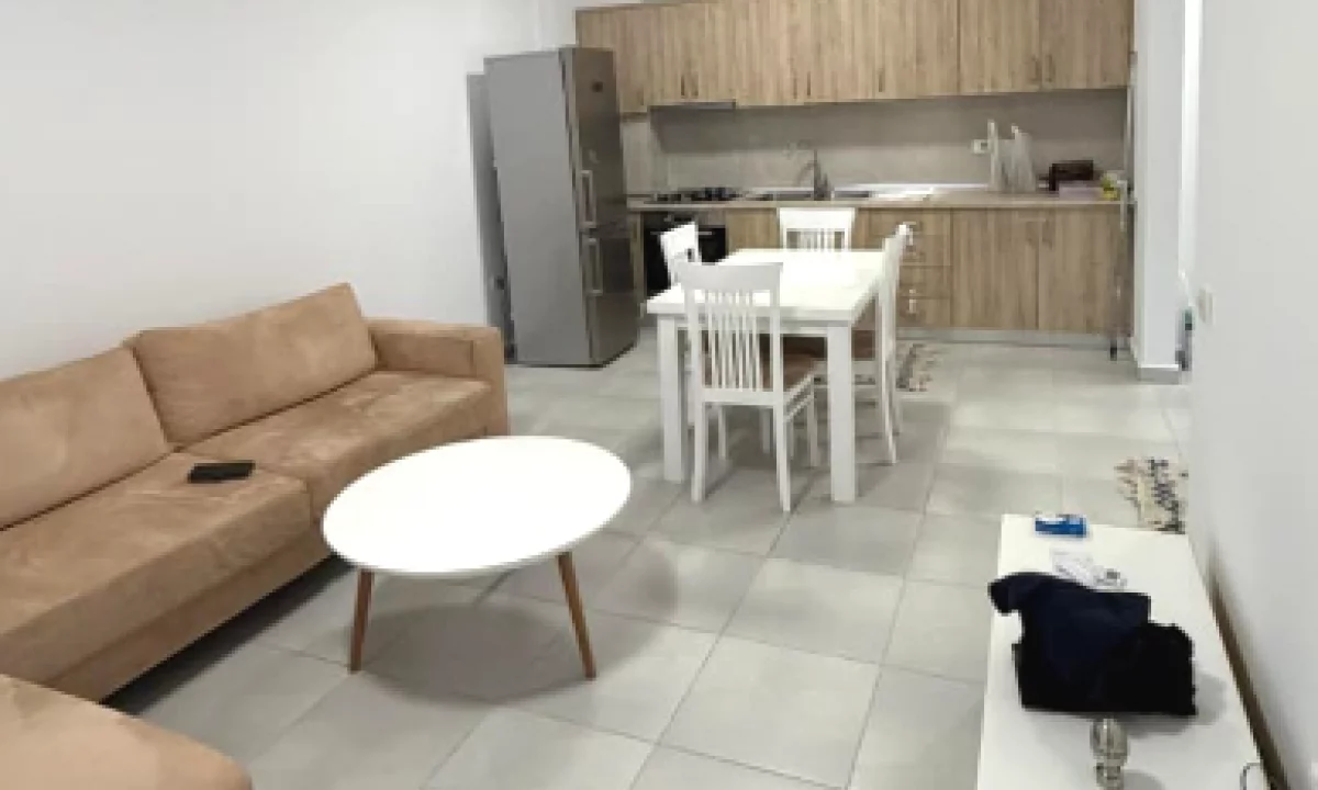 Shtepi me qera Apartament ne Tirane, 2+1, Mobilimi E mobiluar, Pagesa 60,000  Leke.