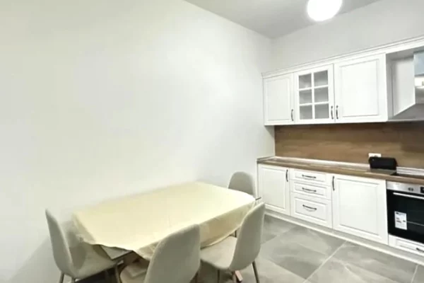 Shtepi me qera Apartament ne Tirane, 1+1, Mobilimi E mobiluar, Pagesa 700  Euro.