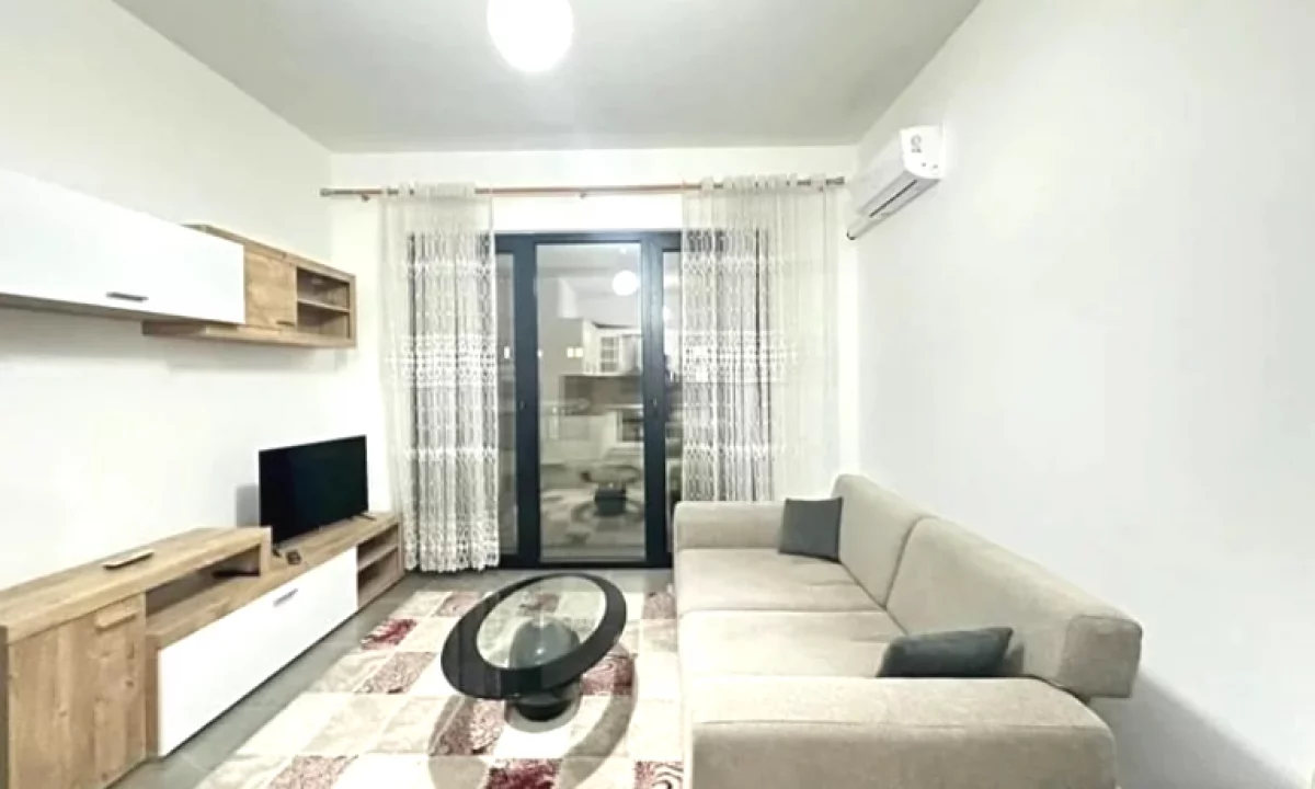Shtepi me qera Apartament ne Tirane, 1+1, Mobilimi E mobiluar, Pagesa 700  Euro.