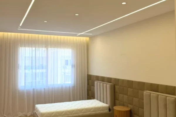 Shtepi ne shitje Apartament ne Tirane, 3+1, Mobilimi E mobiluar, Pagesa 17,100,000  Leke.